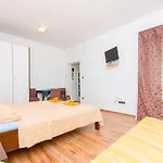 With A Parking Space Jesenice, Omis - 15928 公寓