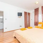 公寓 With A Parking Space Jesenice, Omis - 15928 *