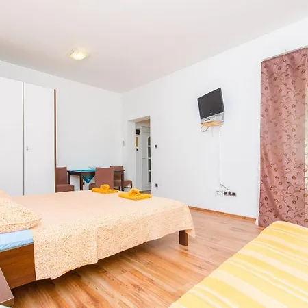 With A Parking Space Jesenice, Omis - 15928 Apartman
