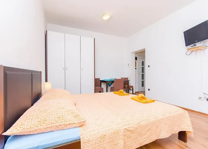 Appartement With A Parking Space Jesenice, Omis - 15928