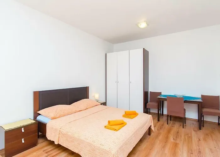 With A Parking Space Jesenice, Omis - 15928 Appartement *